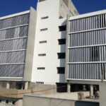 Brise Metálico AA440 - painéis tipo “Asa de Avião” - Refax